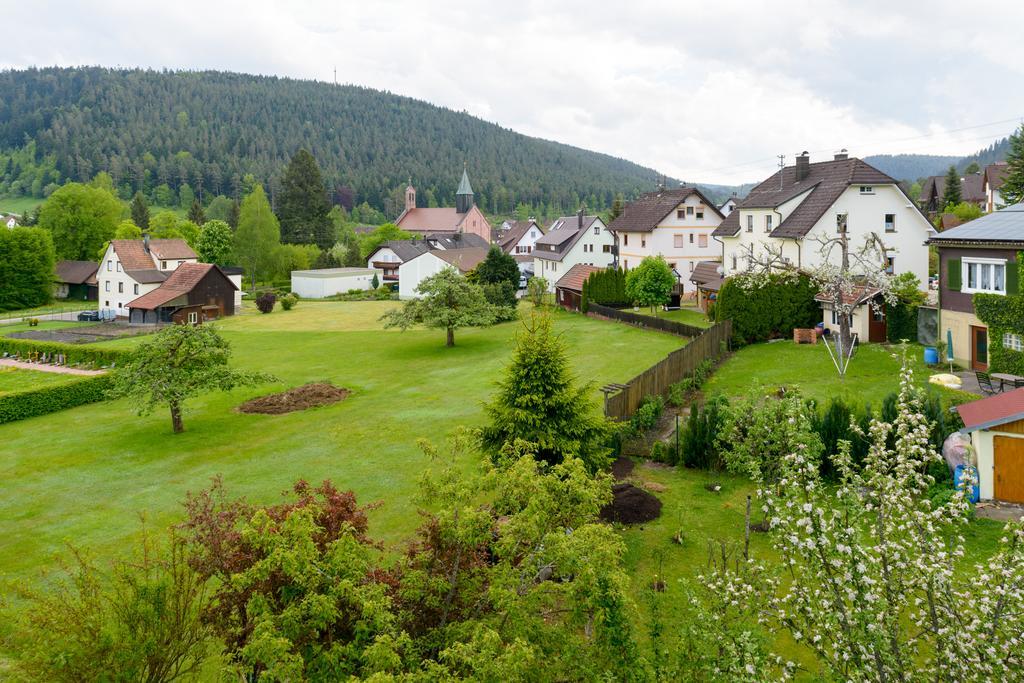 Hotel Schwarzwaldschaefer Enzklosterle Exterior photo